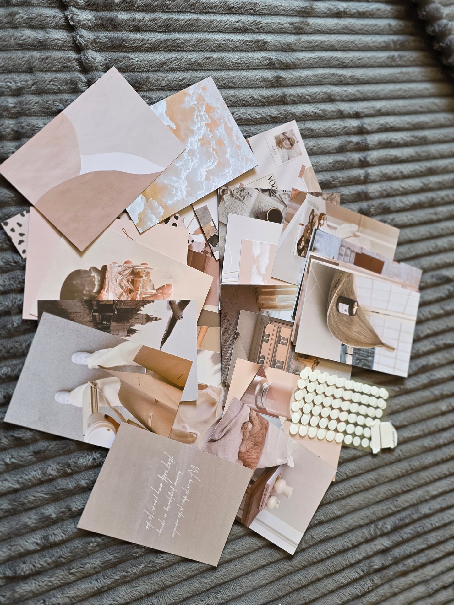 Ästhetische Bilder für Wandcollage