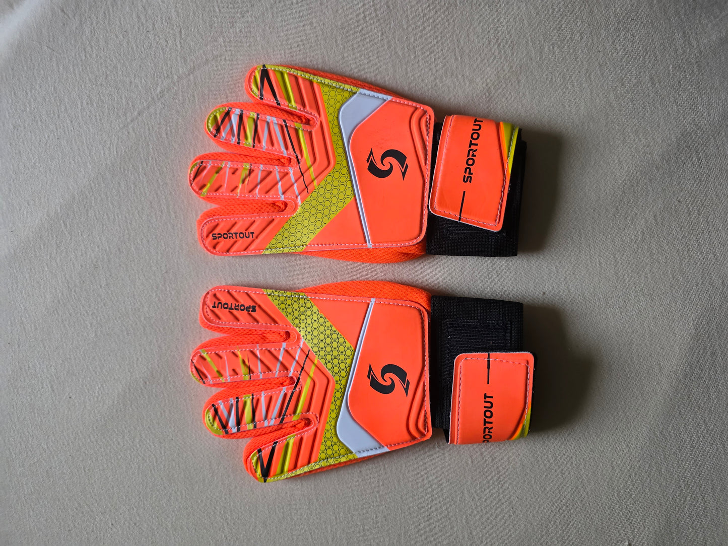 Torwarthandschuhe Gr.6 Sportout Kleines Loch In einem Finger