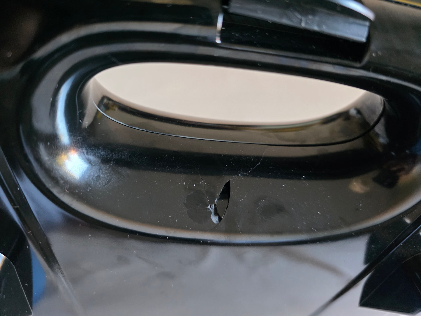 Aigostar Sandwichmaker 4 Platten ein Kleiner Riss auf Der Unterseite