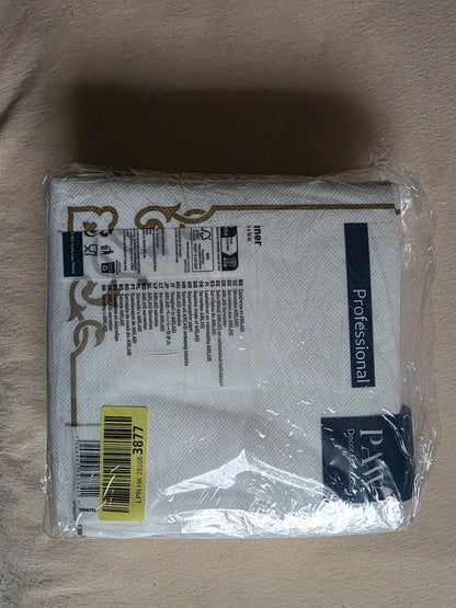 Eine Packung Servietten Von Paw