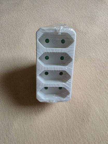Steckdosenadapter 4-Fach Eurosteckdose mit erhöhtem Berührungsschutz weiß