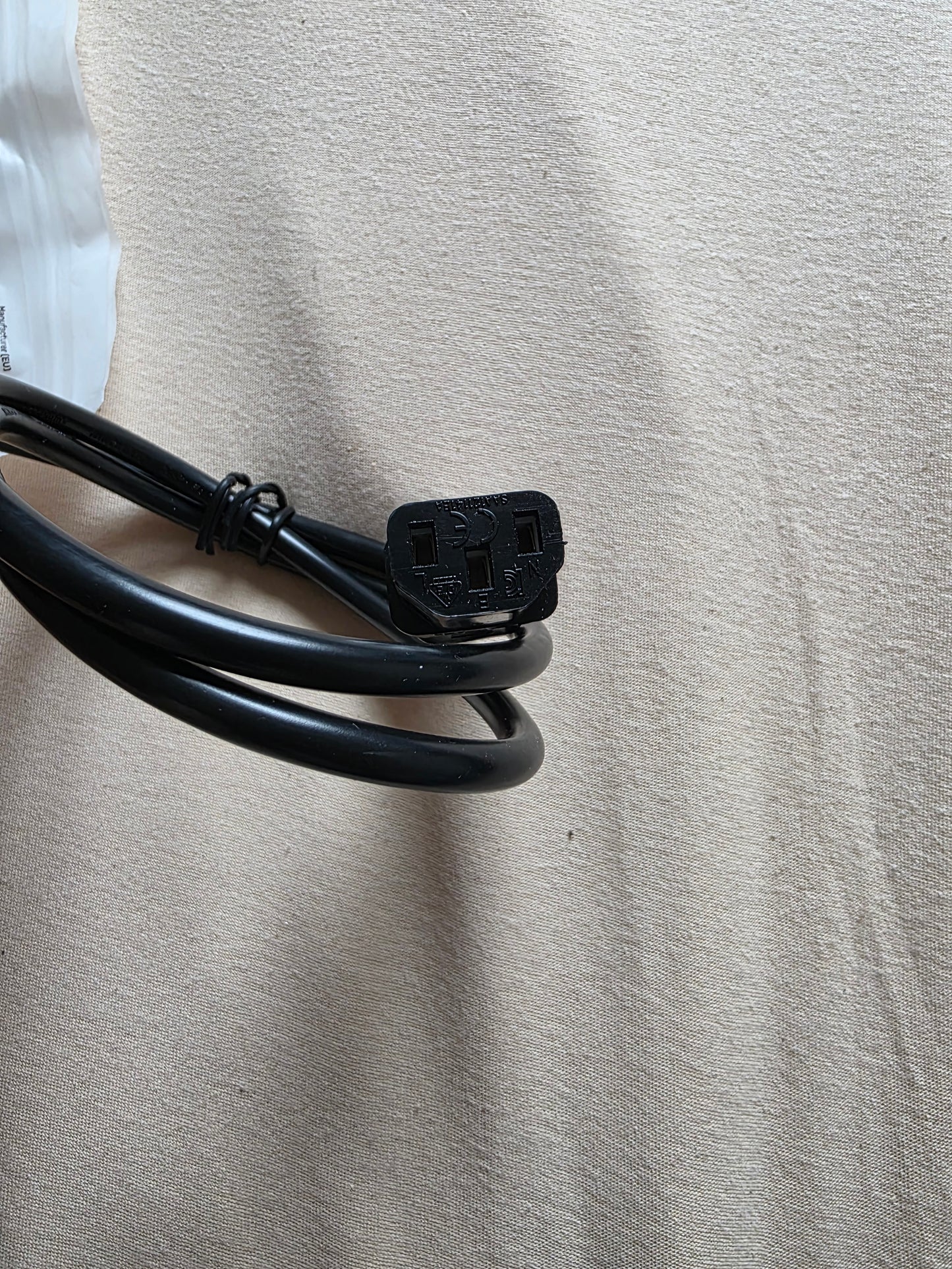 Kaltgerätestecker IEC 320-C14