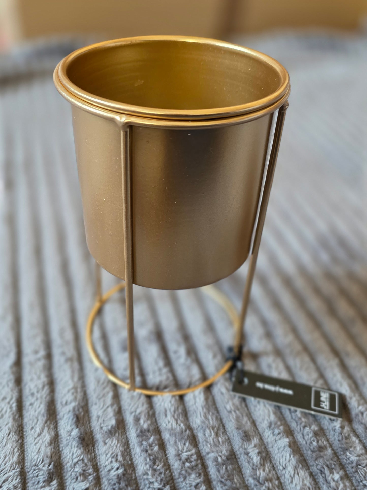 J-Line Blumentopf mit Füßen in Gold