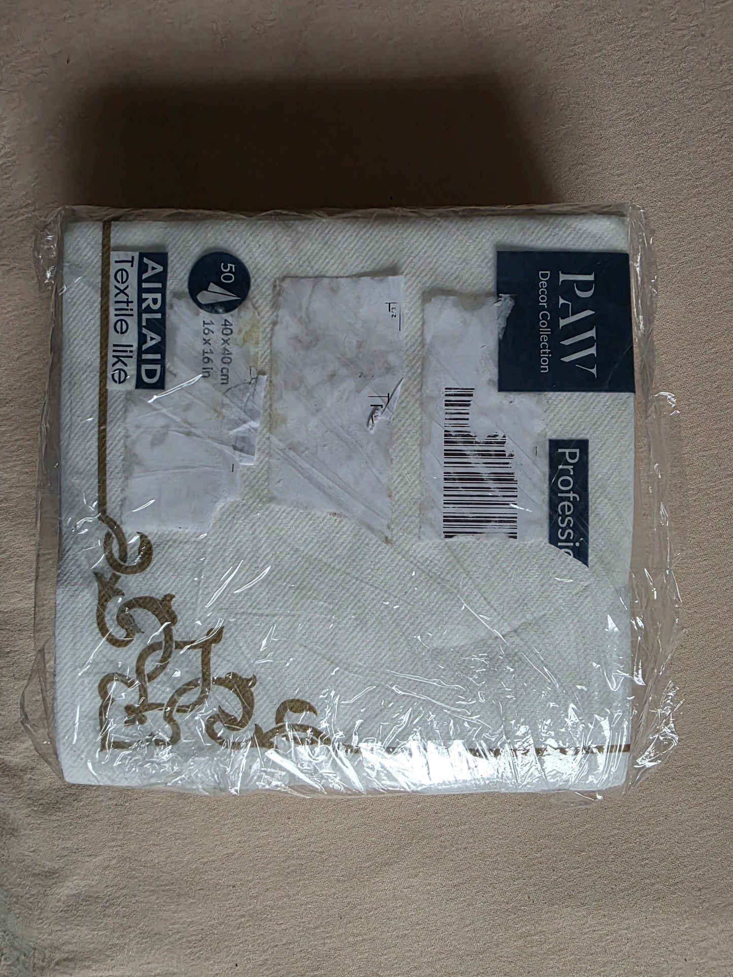 Eine Packung Servietten Von Paw