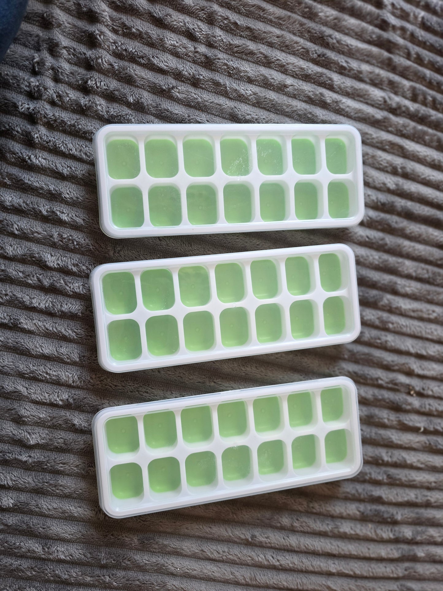 silikon eiswürfelform mit deckel