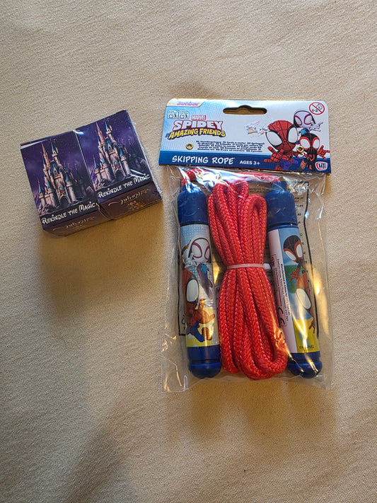Springseil + 2 Disneyfiguren Neu